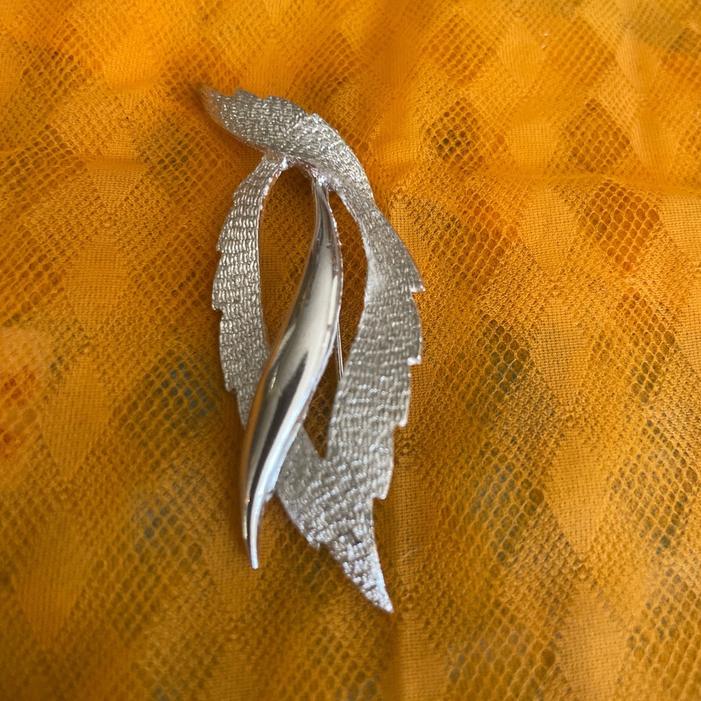 CORO VINTAGE marked brooch